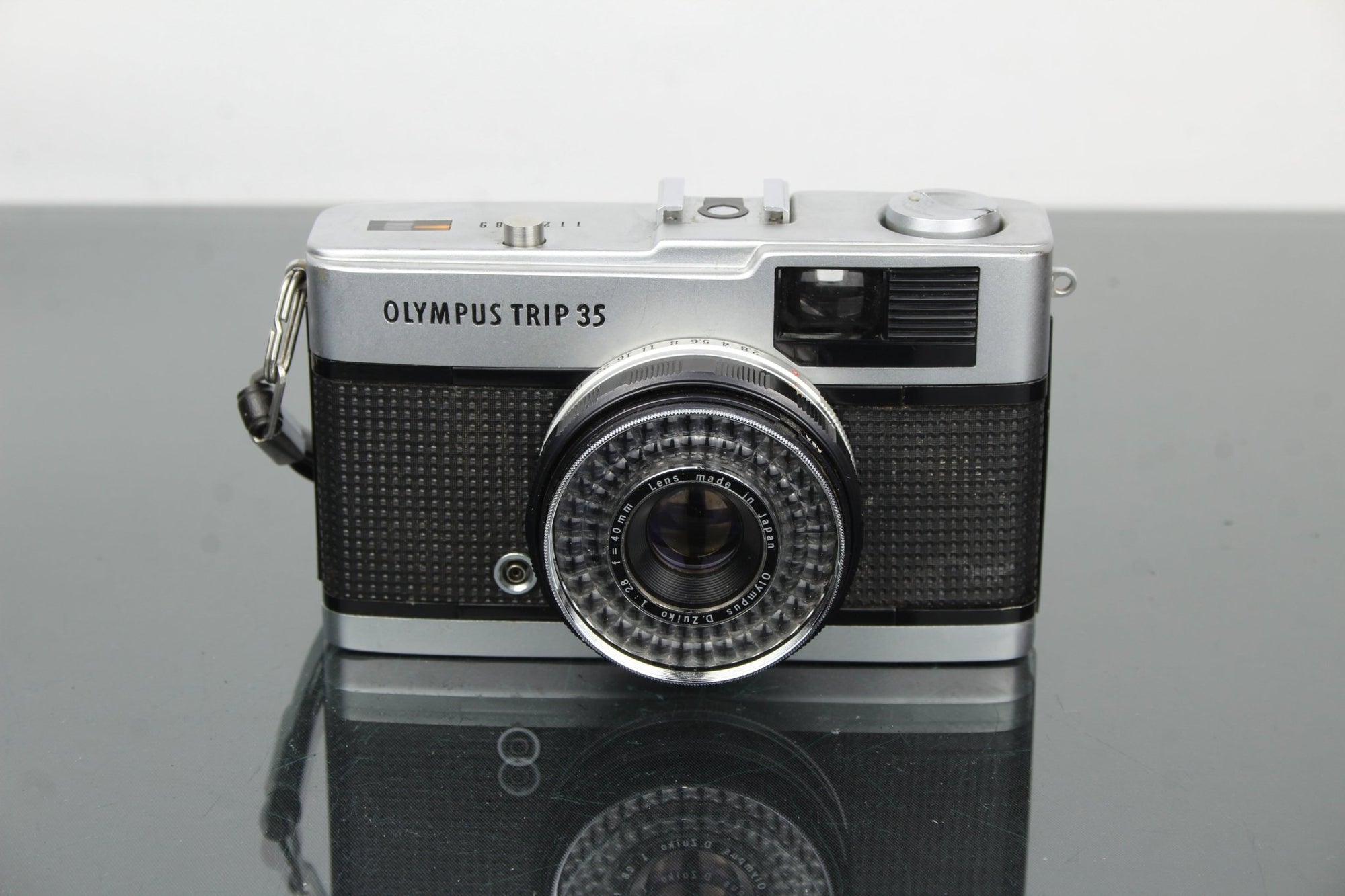 Olympus Trip 35 - Dutch|Thrift