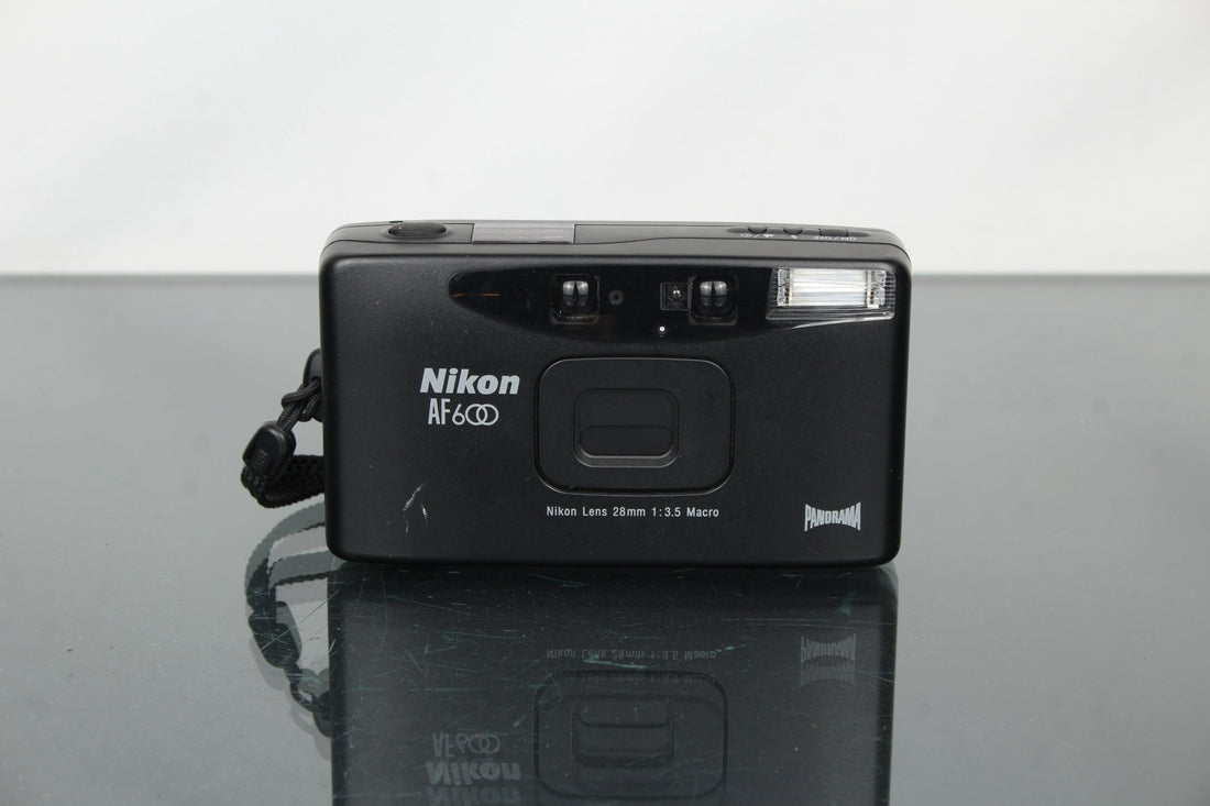 Nikon AF 600 with Broken Screen: A 2025 Guide - Dutch|Thrift