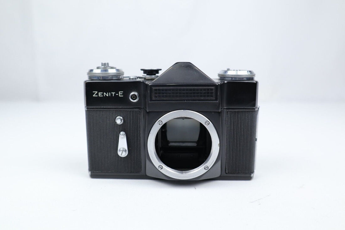 Zenit E in 2025: Rugged 35mm SLR for Creators - Dutch|Thrift