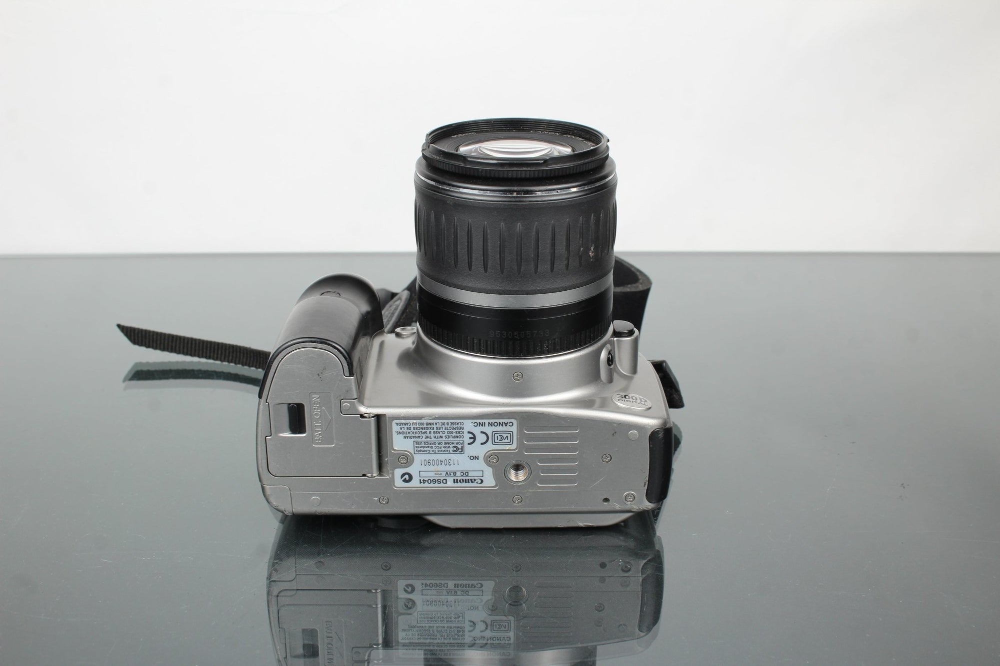 Canon 300D Digital + EFS 18 - 55mm 1:3.5 - 5.6 - Dutch|Thrift