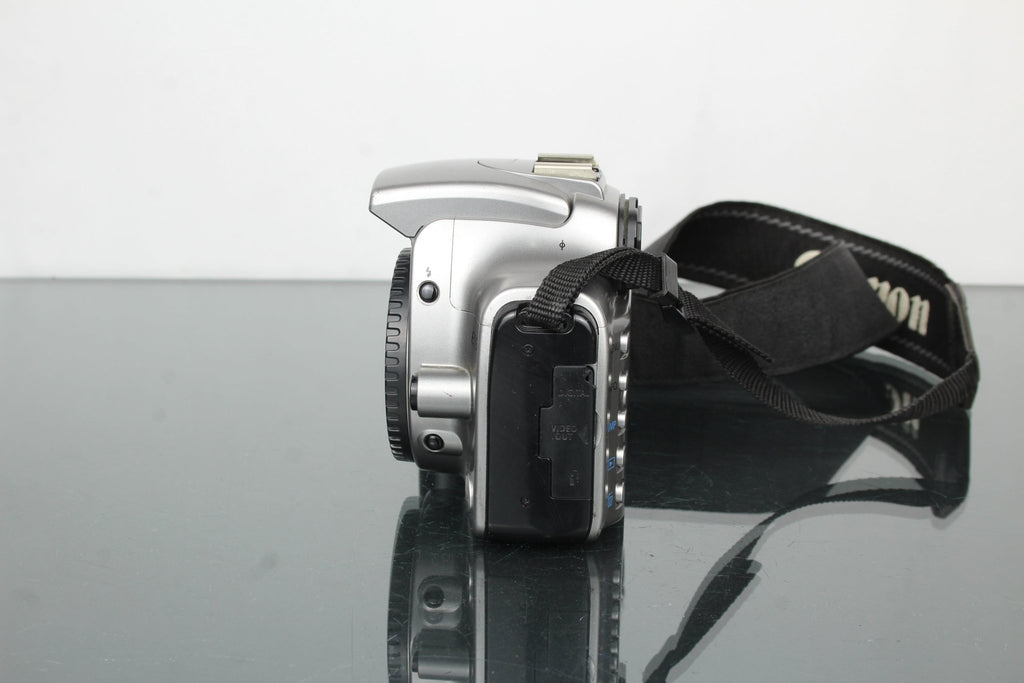 Canon EOS 300D - Dutch|Thrift