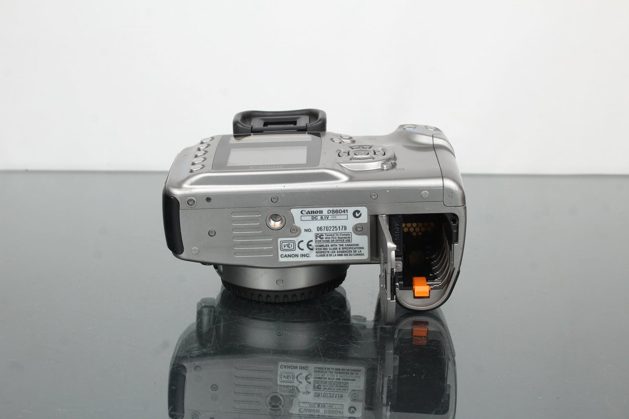 Canon EOS 300D - Dutch|Thrift