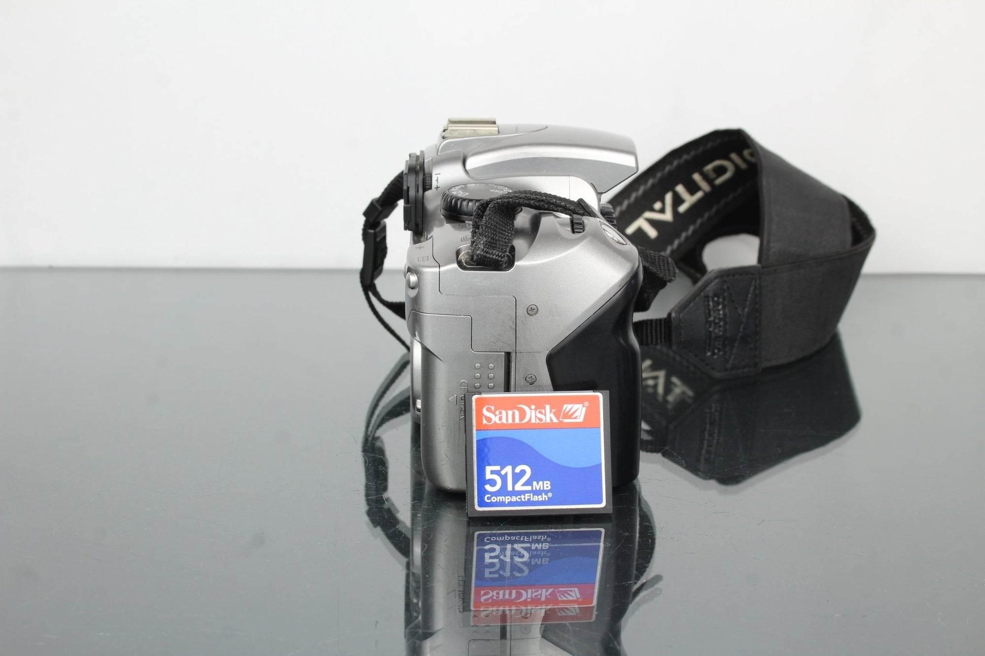 Canon EOS 300D - Dutch|Thrift
