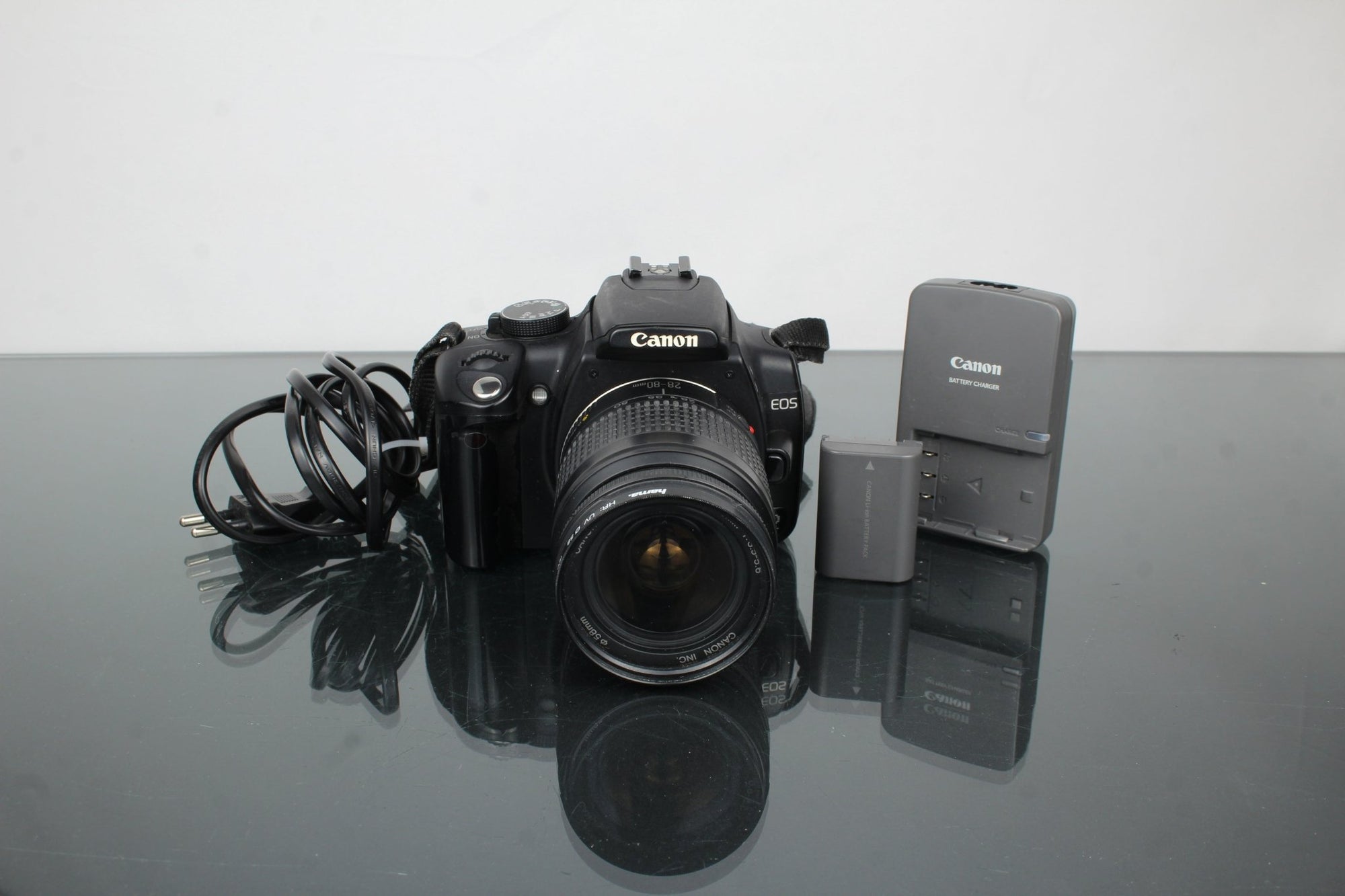 Canon EOS 350D + 28 - 80mm canon lens - Dutch|Thrift