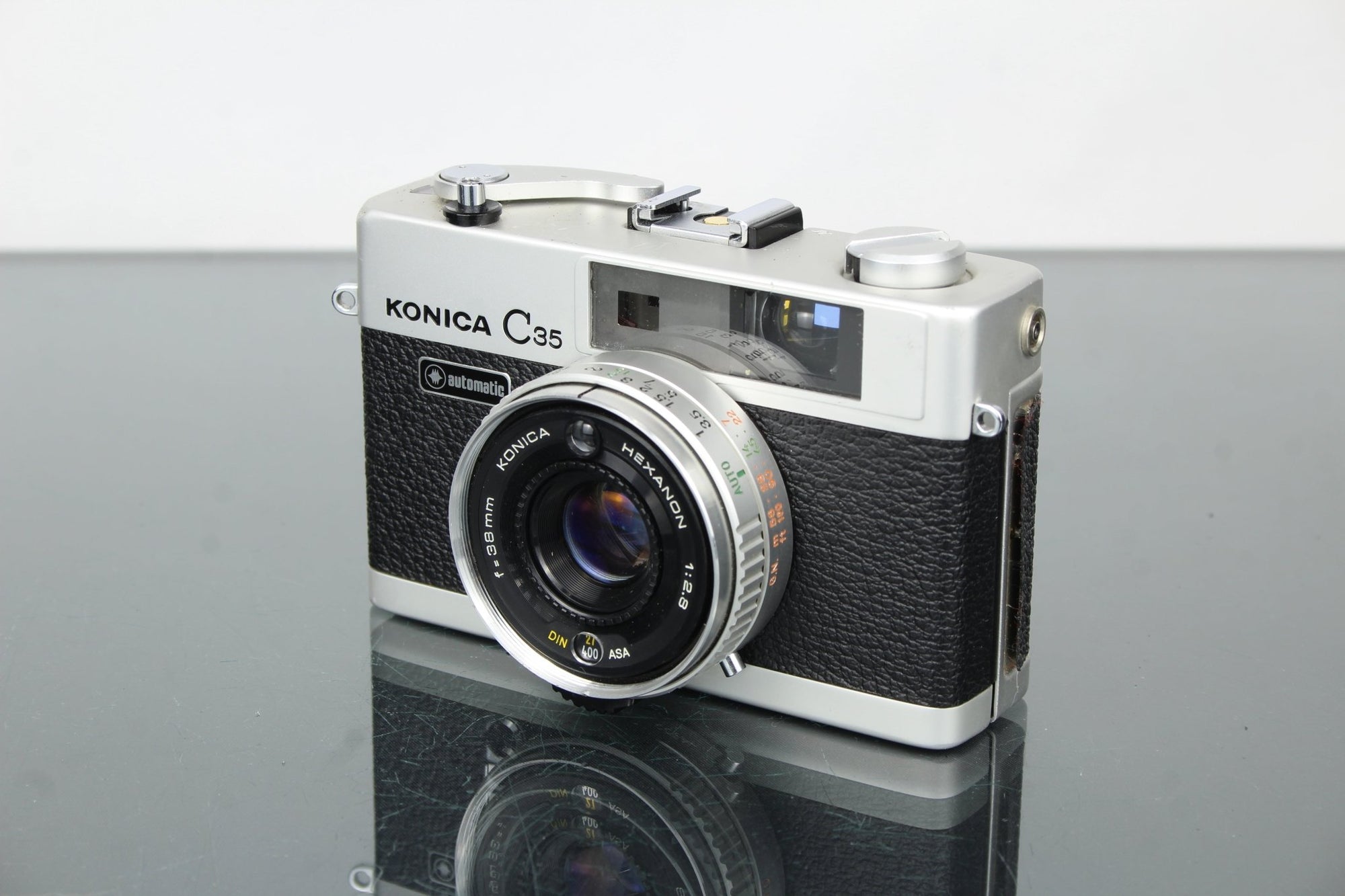 Konica C35 automatic - Dutch|Thrift