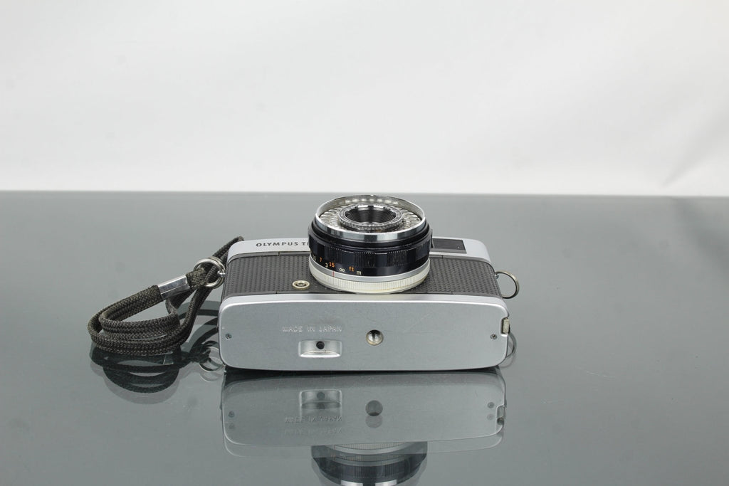 Olympus Trip 35 - Dutch|Thrift