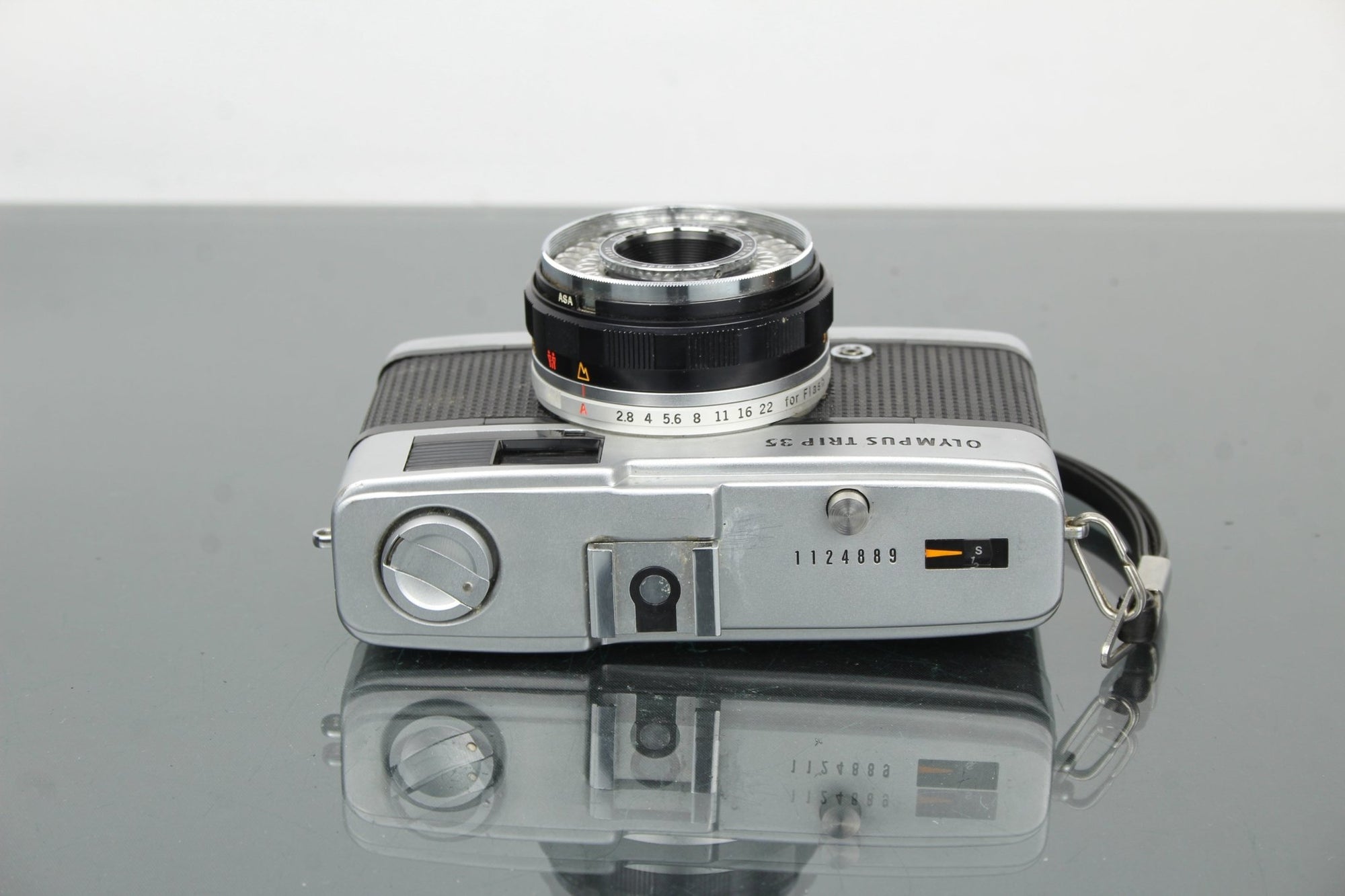 Olympus Trip 35 - Dutch|Thrift