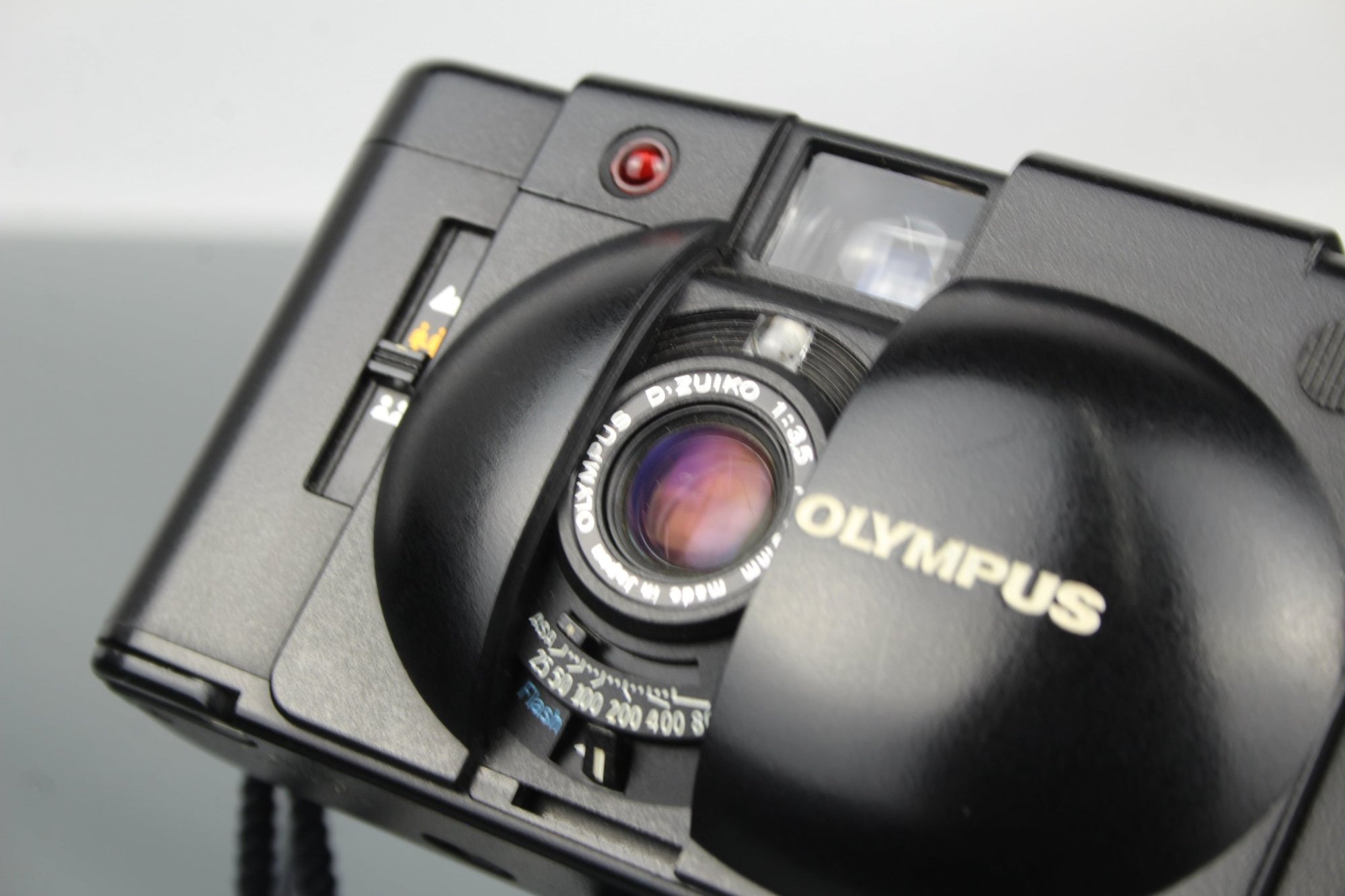 Olympus XA 2 + A11 flash - Dutch|Thrift