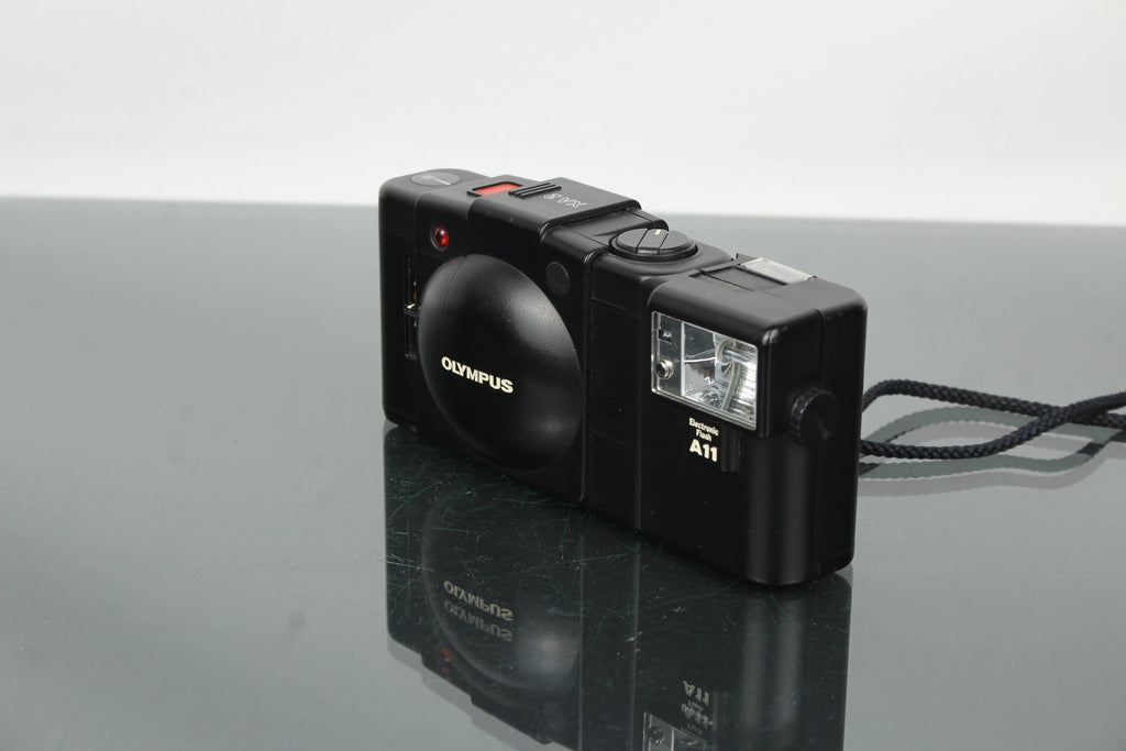Olympus XA 2 + A11 flash - Dutch|Thrift