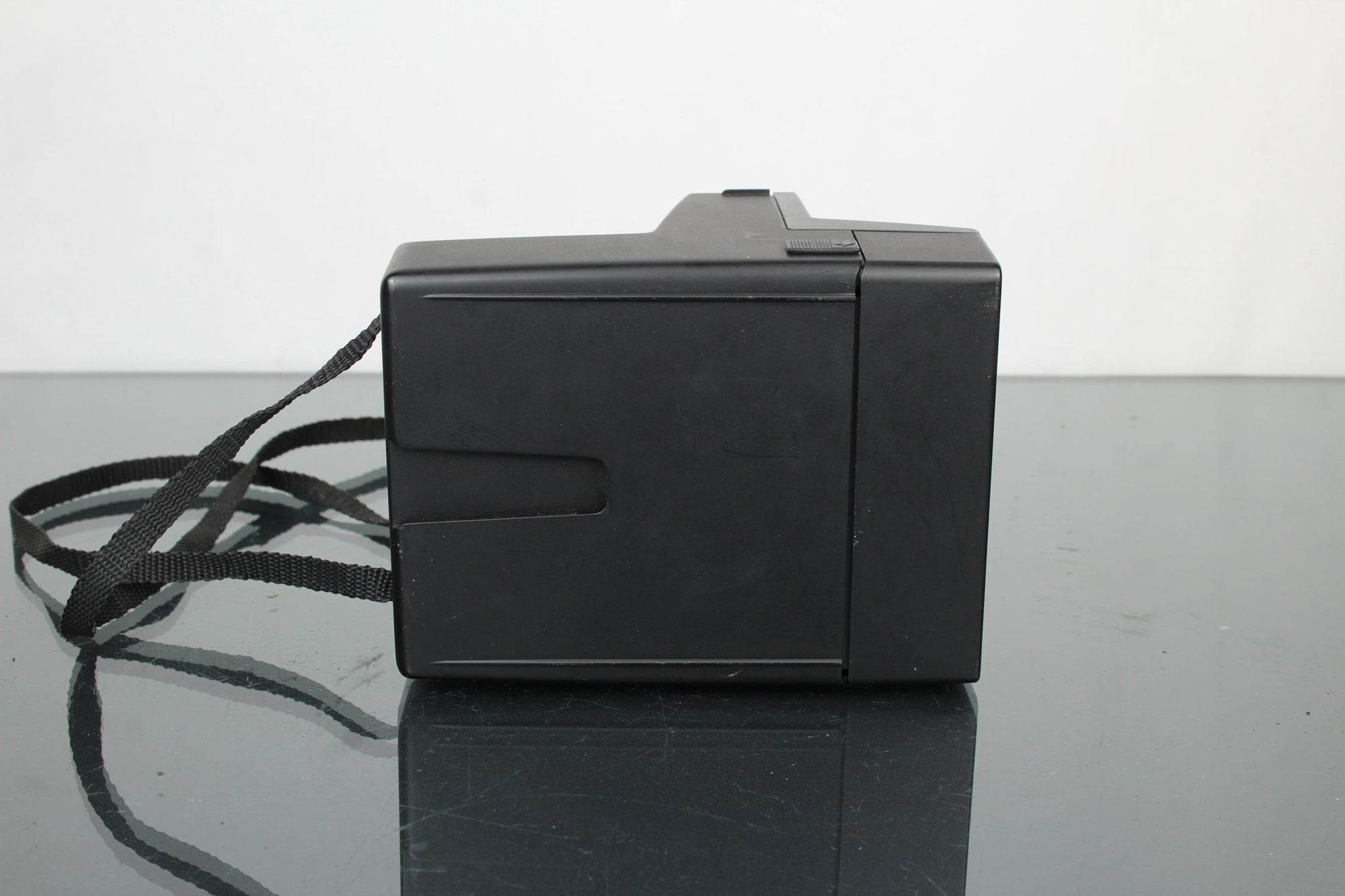 Revue 1001 Polaroid Land Camera - Dutch|Thrift