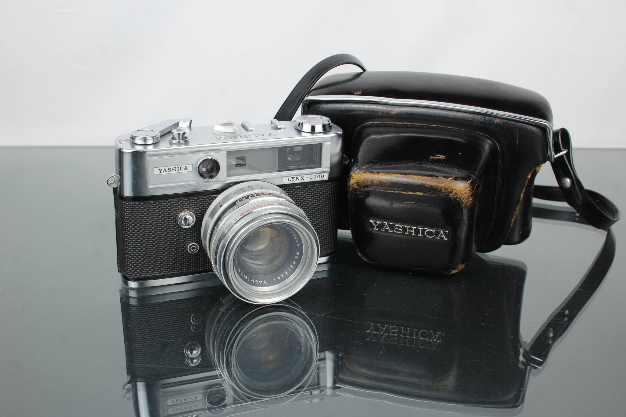 Yashica LYNX - 5000 + Yashinon 1:1.8 45mm lens - Dutch|Thrift