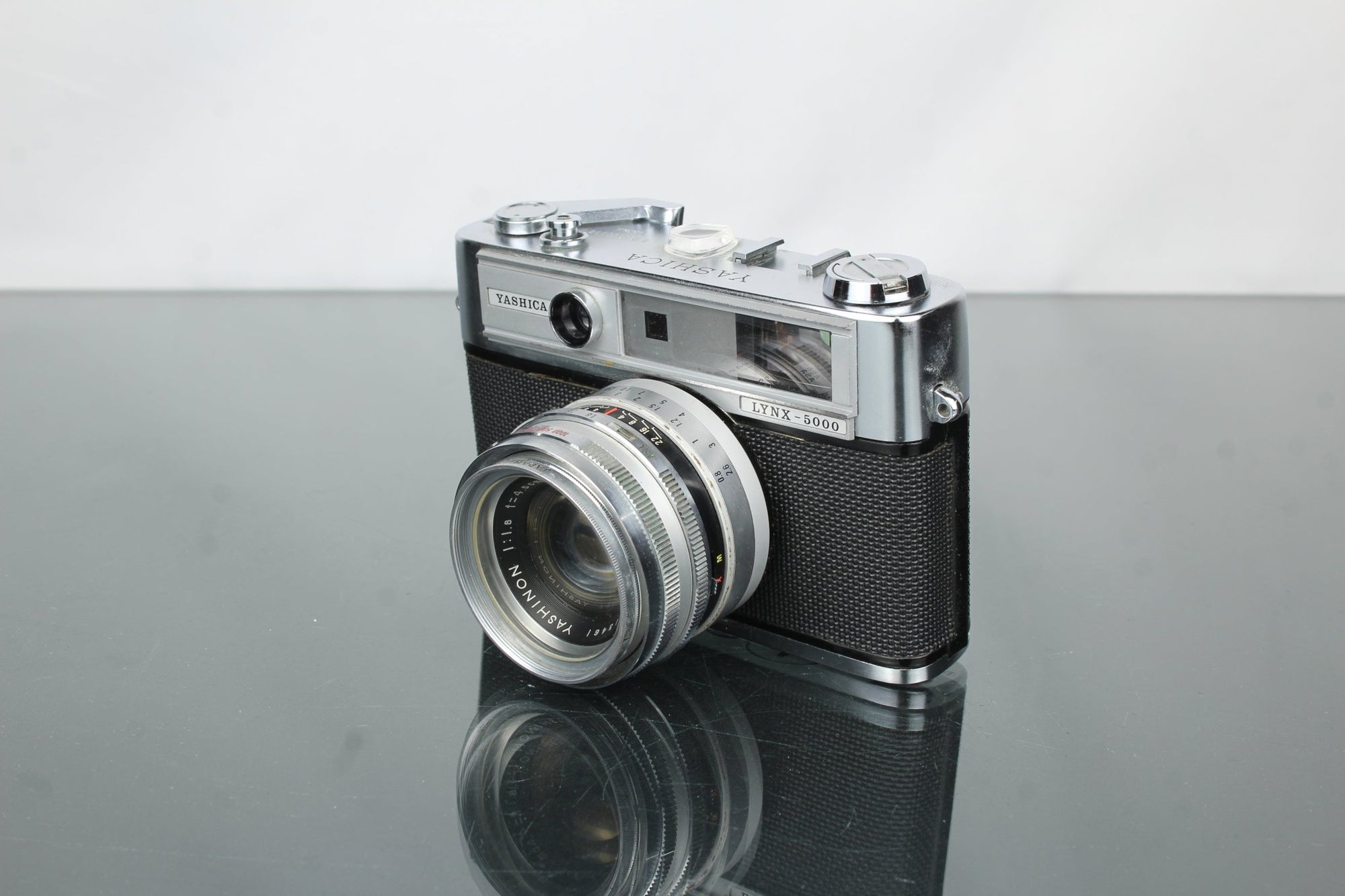 Yashica LYNX - 5000 + Yashinon 1:1.8 45mm lens - Dutch|Thrift