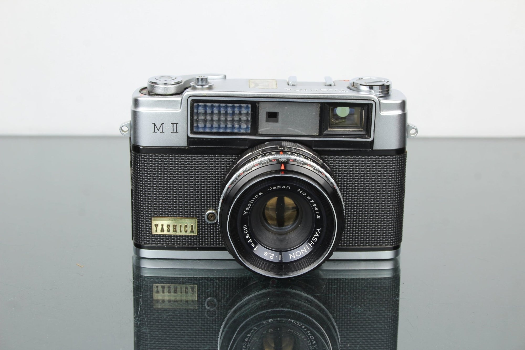 Yashica M - II + Yashinon 1:2.8 f=4.5cm - Dutch|Thrift