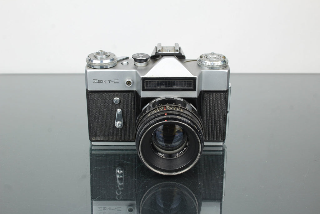 Zenit - E + Helios 44 - 2 2/58 lens - Dutch|Thrift